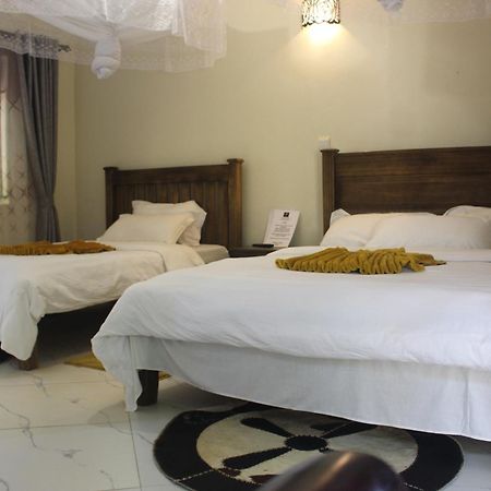 Montane Safaris Hotel Fort Portal المظهر الخارجي الصورة