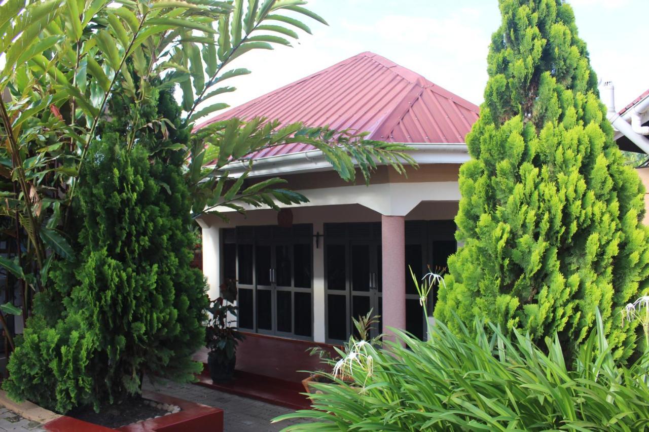 Montane Safaris Hotel Fort Portal المظهر الخارجي الصورة