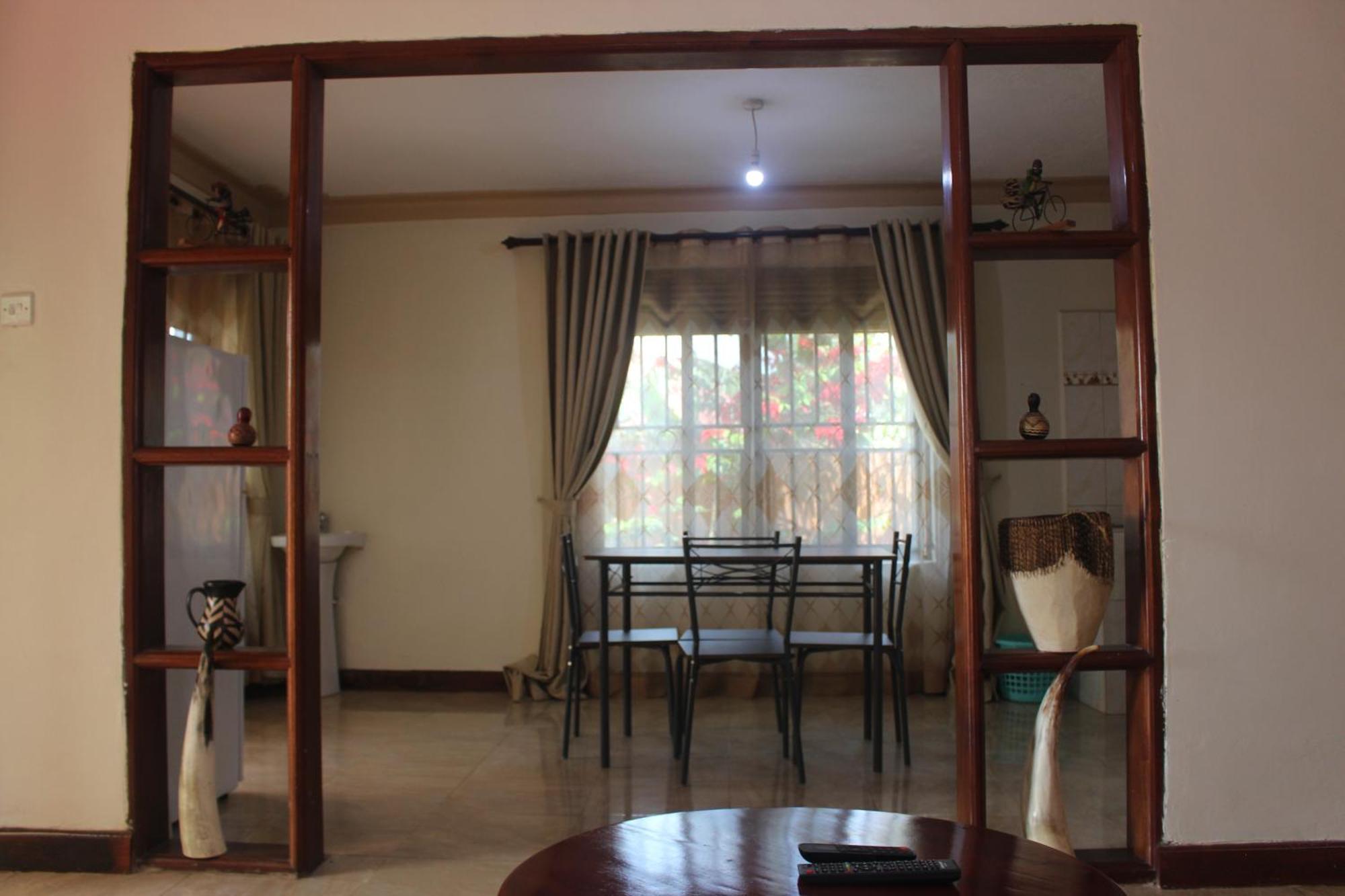 Montane Safaris Hotel Fort Portal المظهر الخارجي الصورة