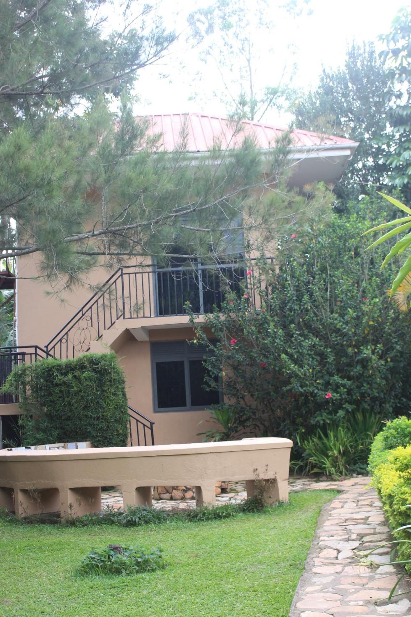 Montane Safaris Hotel Fort Portal المظهر الخارجي الصورة